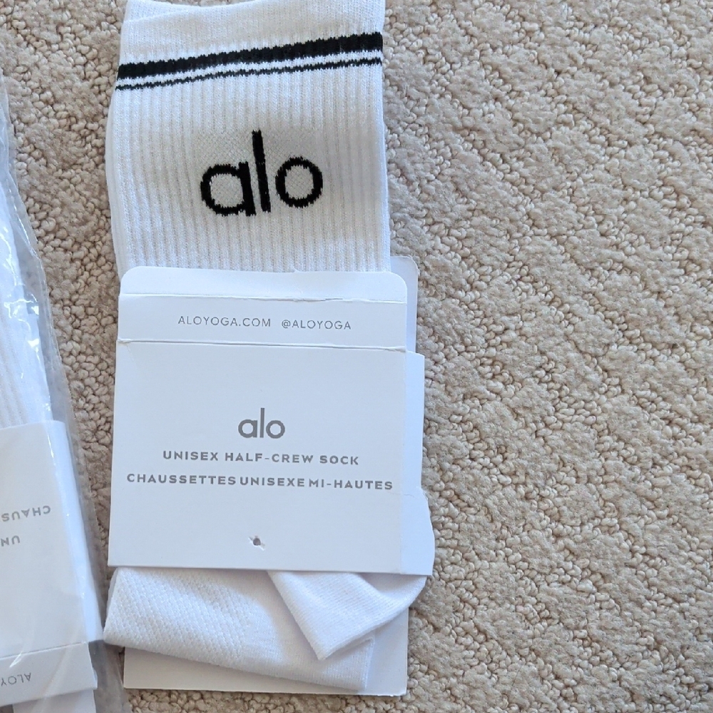 3-PacknALO Yoga White Crew Socks - Picture 2 of 6